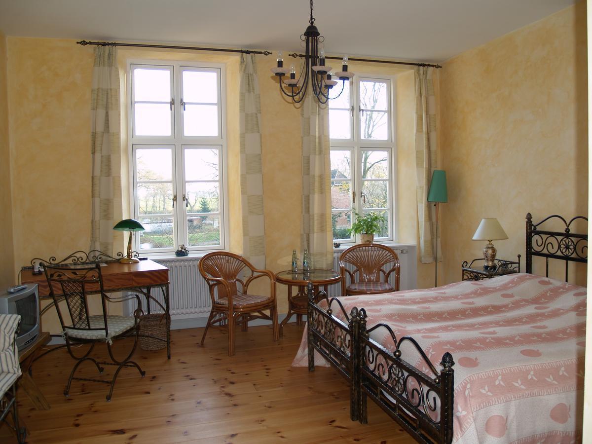 Landhaus Schloss Koelzow Exteriör bild